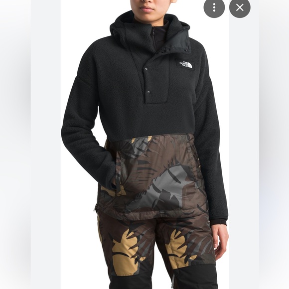 The North Face Sweaters - The North Face Riit Pullover - Women's size Large Black Camo
